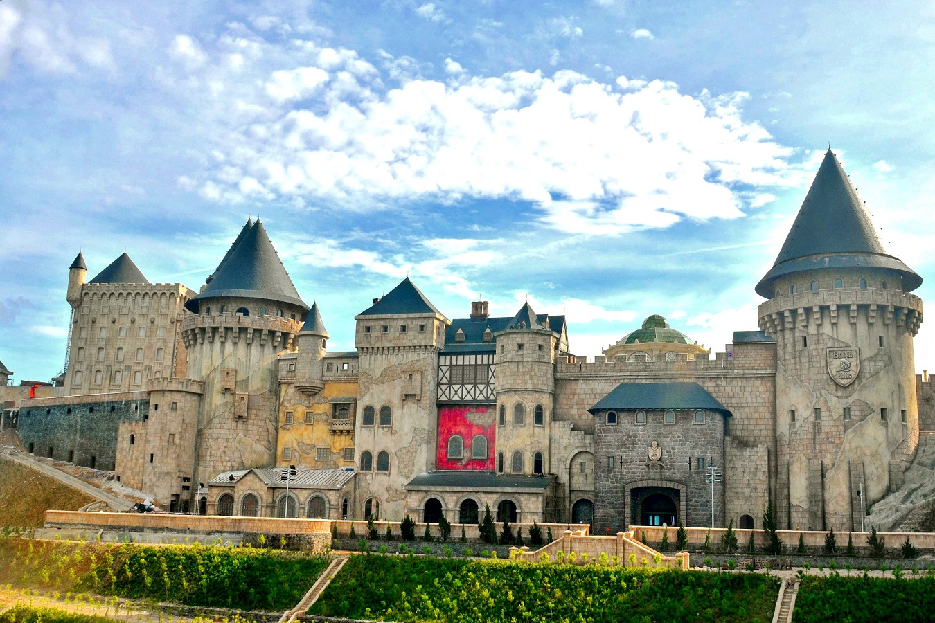 DU LỊCH BIỂN MÙA HÈ MIỀN TRUNG TỪ HÀ NỘI - ĐÀ NẴNG – SƠN TRÀ - NGŨ HÀNH SƠN –  HỘI AN TOUR 3 NGÀY 2 ĐÊM GIÁ KÍCH CẦU GIẢM MẠNH CHO KHÁCH HÀNG ĐĂNG KÝ SỚM 